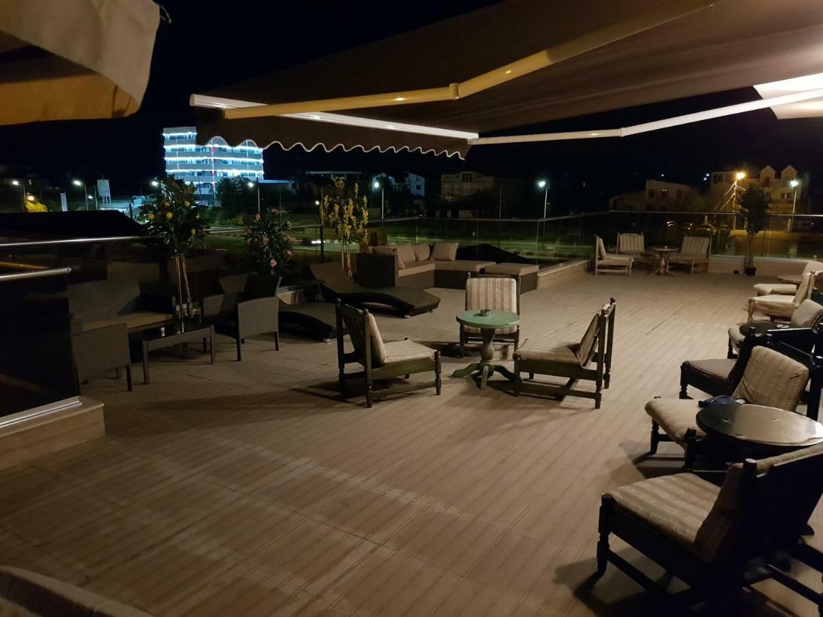 Bk Hotel Navodari Exterior photo